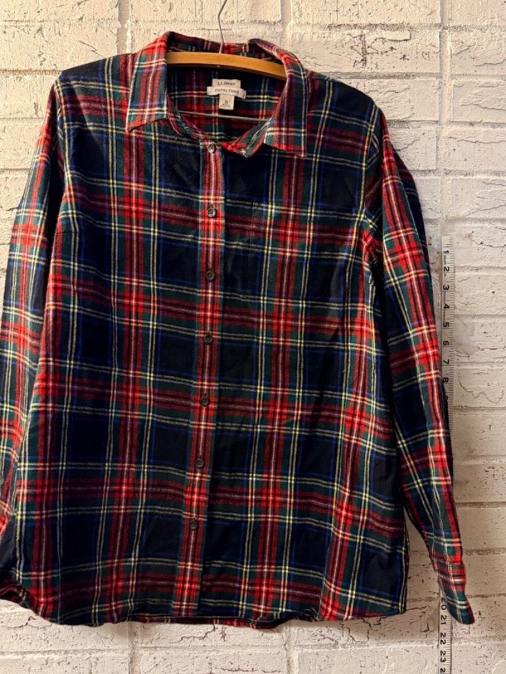 L.L.Bean Womens XL Red Green Navy Tartan Plaid Flannel Shirt Slightly Fitted